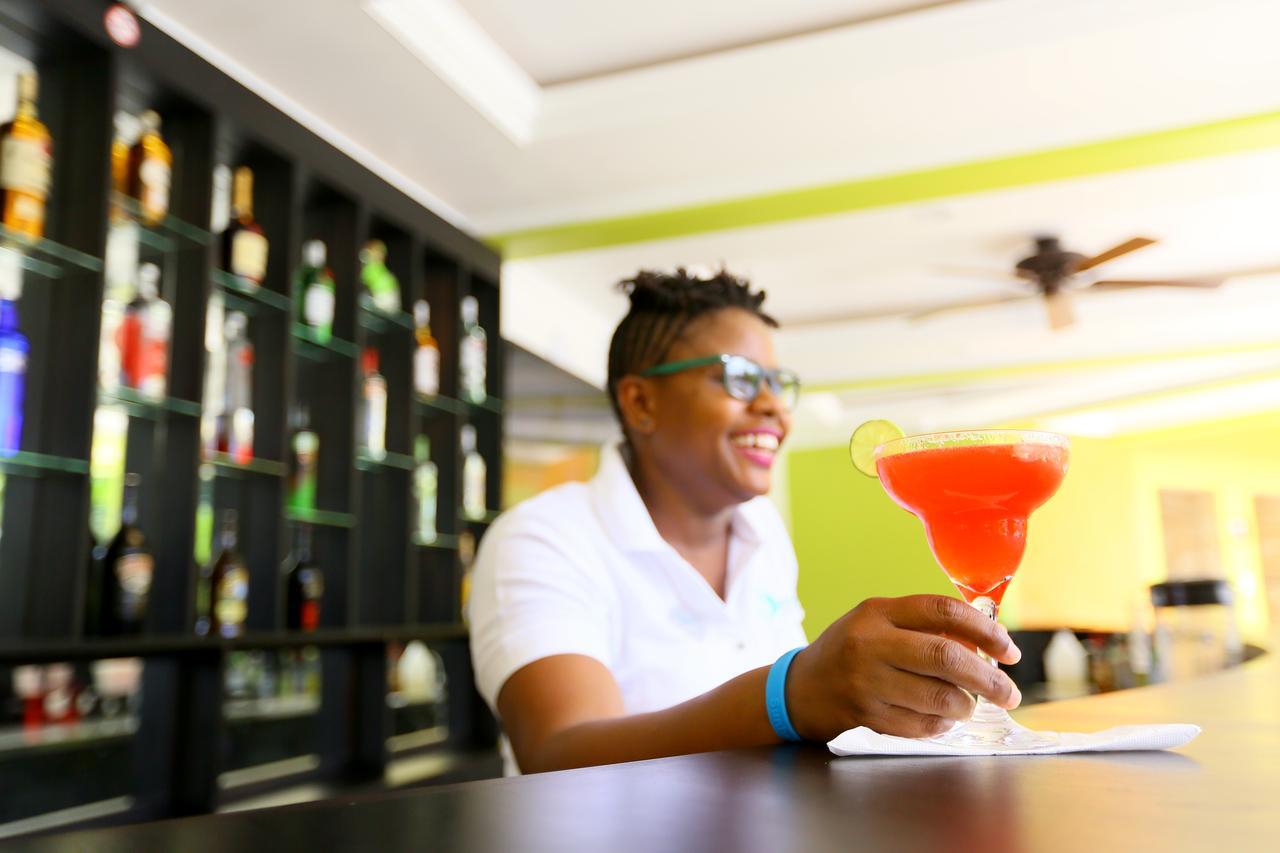 Oasis Resort Negril Bagian luar foto