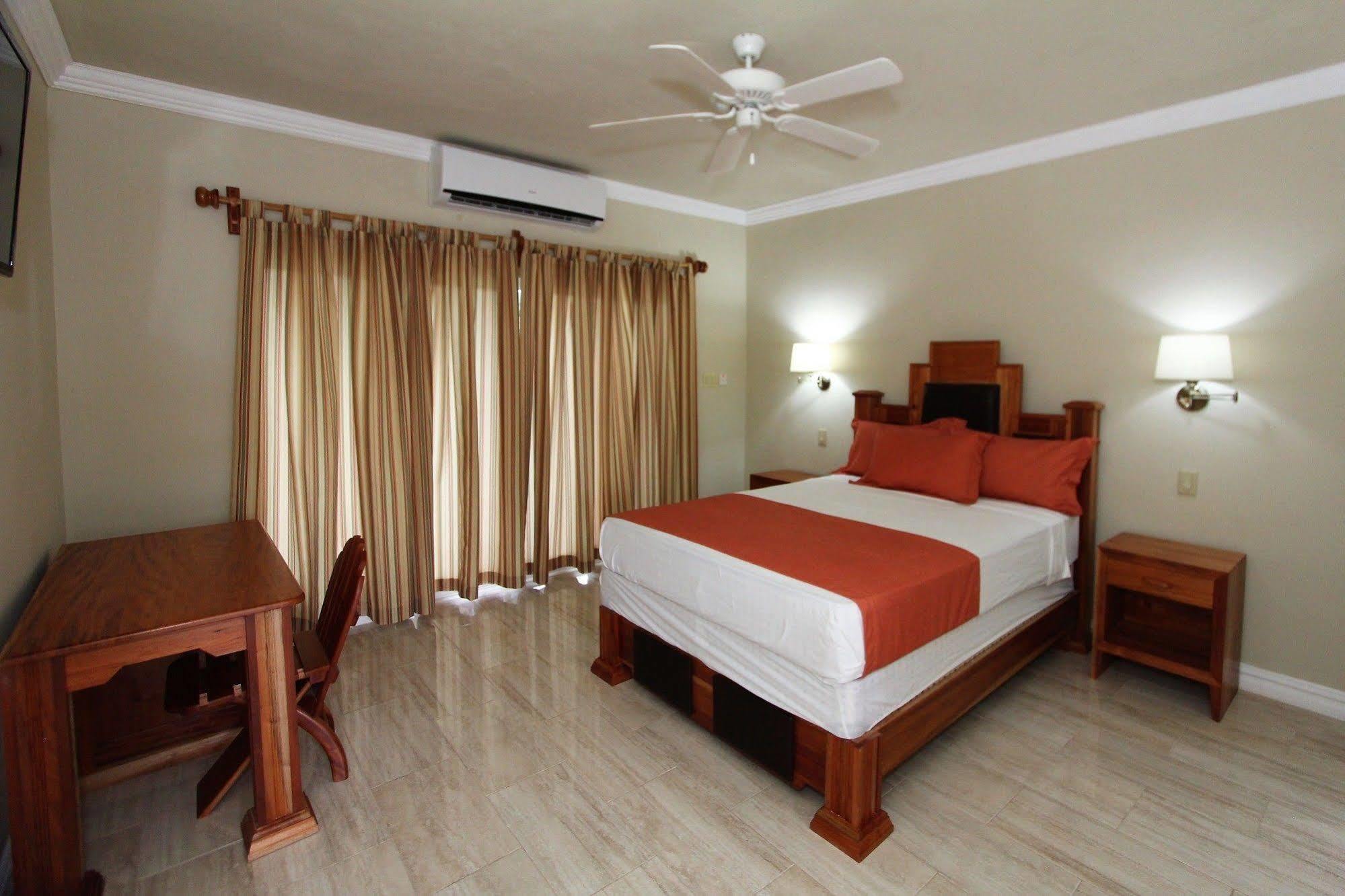 Oasis Resort Negril Bagian luar foto